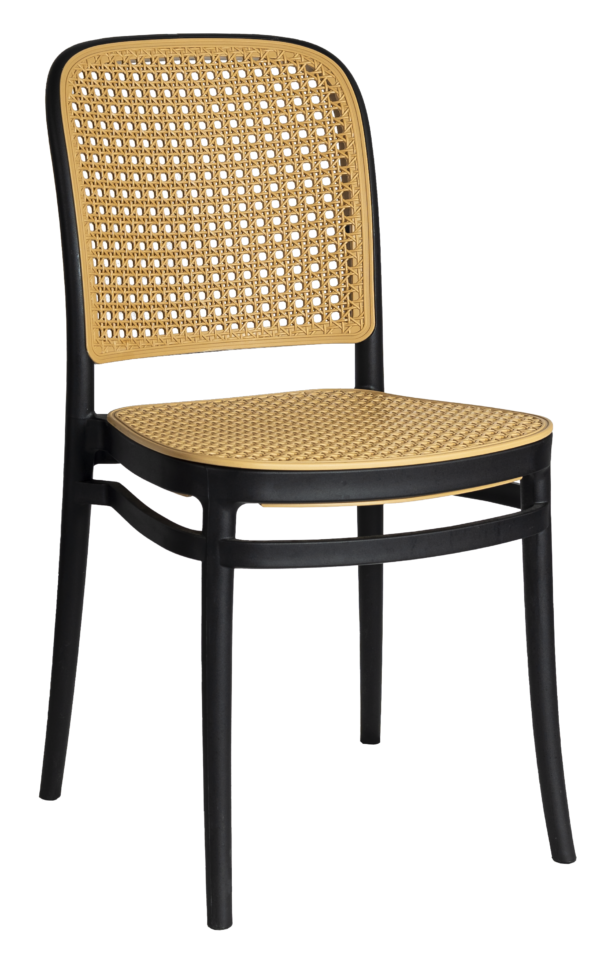 Cadeira preta de palhinha de plastico