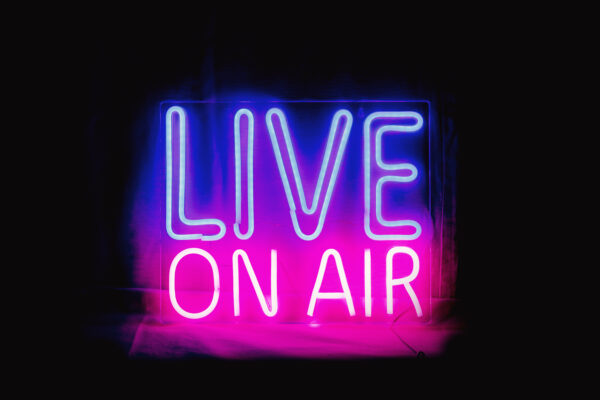 Neon - Live on Air 40x40cm